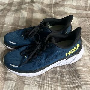 Men’s Hoka Clifton 8 - Size 9.5